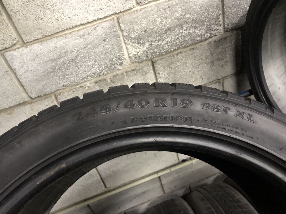 Зимові шини 245/40 R19 (98T) NOKIAN