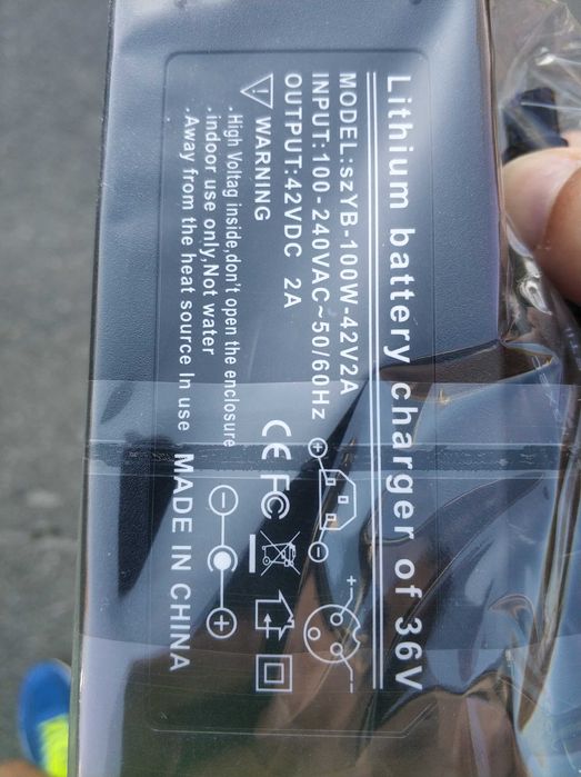 Carregador para Trotinete (novo)