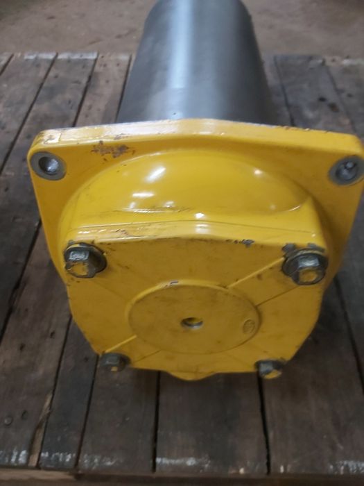 Filtr oleju hydraulicznego komatsu - części