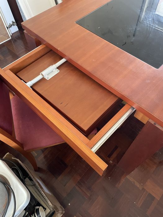 Mesa de refeições extensivel, em madeira e vidro gris