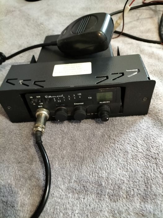 CB radio Midland Alan 101 wraz z kieszenią montażową
