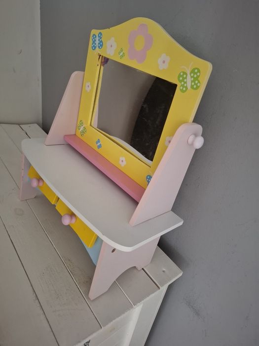 Toaletka drewniana dla dziewczynki, książka Świnka Peppa plus gratisy