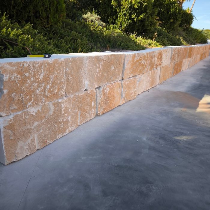 Calçadas e muros pedra