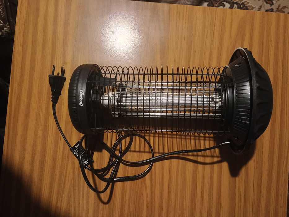 duża lampa owadobójcza