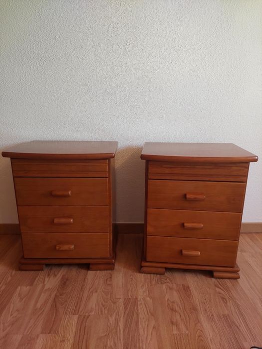 Cama pinho mel com 2 mesas de cabeceira + Colchão