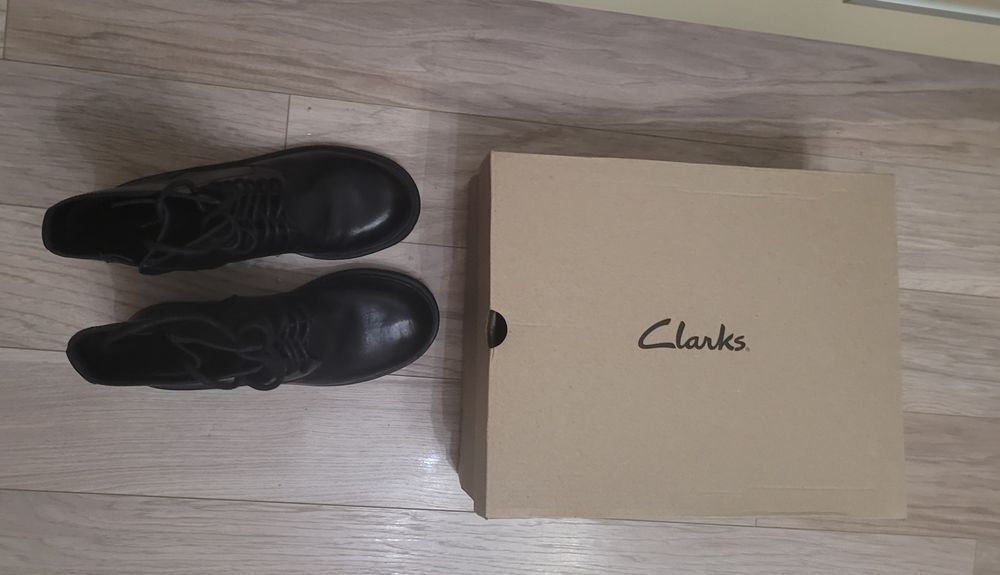 Нові ,шкіряні ,прошиті чоботи Clarks 39 p.