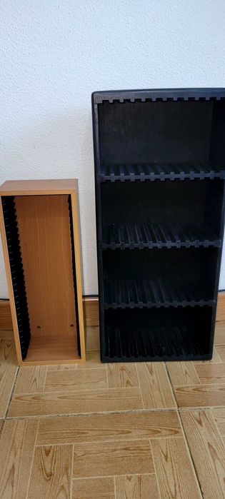 Selling two CD holders64309725376131127