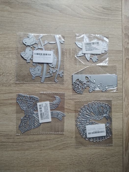 Zestaw 14 wykrojników do scrapbookingu