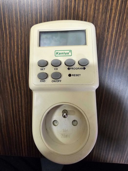 Електронний розетковий таймер TE109 та Kanlux TM3