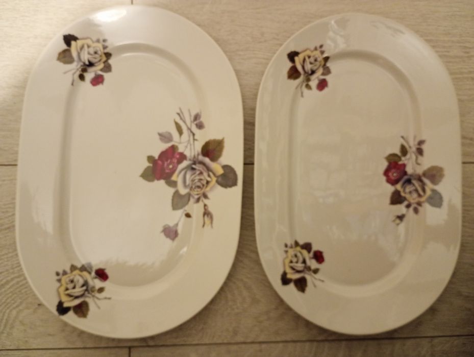 Dwa duże półmiski