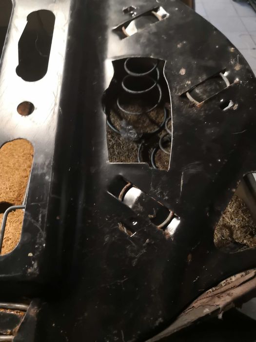 Mercedes W123. Banco Traseiro com encostos de cabeça