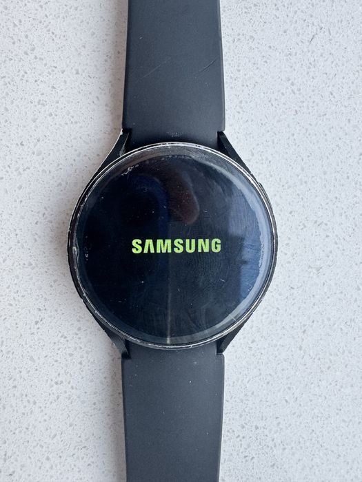 Продаю Samsung Galaxy Watch 4