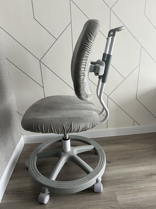 Продам Дитяче ортопедичне крісло FunDesk Pratico