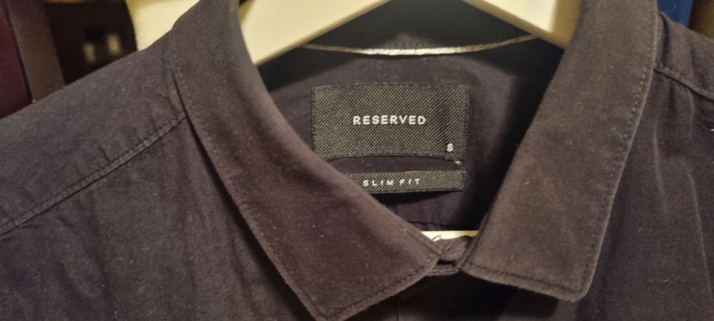 Czarna gładka koszula