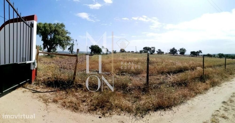 Terreno – Venda Lote de Terreno Urbano com 1278m2 - construção 319m2 e — Reguengos de Monsaraz, Évora