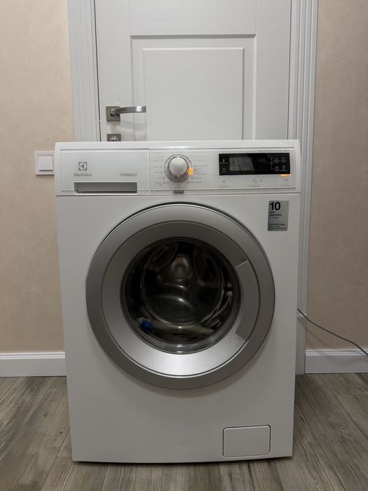 Пральна машина 6,5 кг, вузька 45 см Electrolux EWS1477FDW