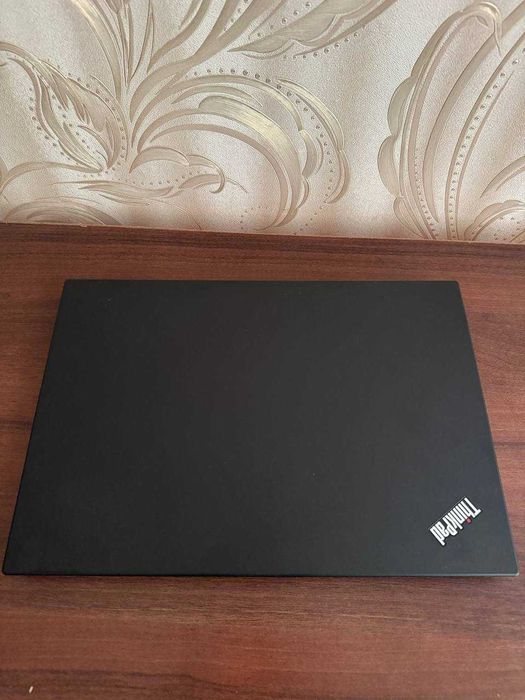 Lenovo ThinkPad T14 Gen 1 AMD Ryzen 5 Pro 4650U / 16GB / SSD