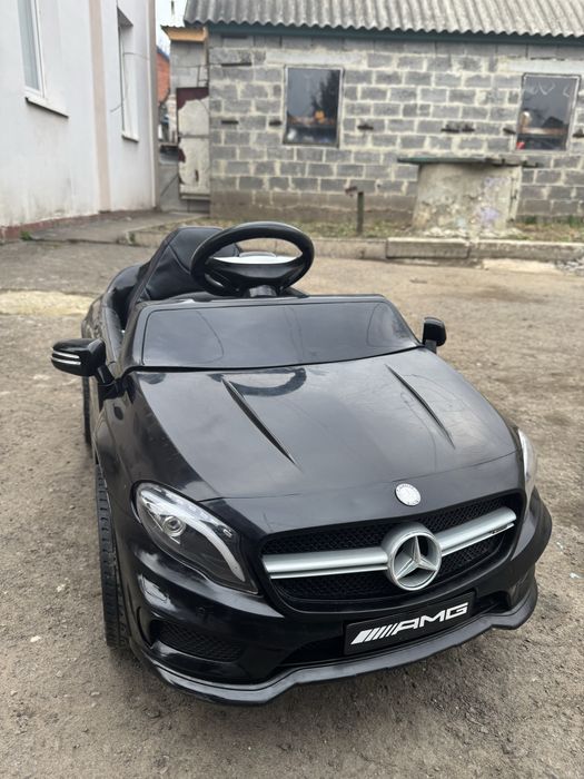Електро автомобіль дитячий в чудовому стані