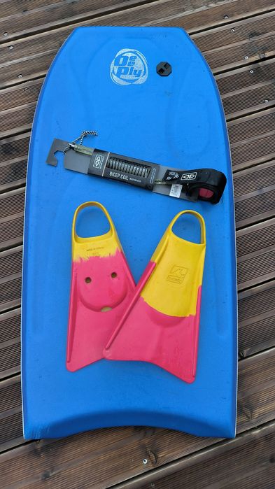 Prancha de bodyboard Deeply D400, nunca utilizada
Barbatanas Deepl