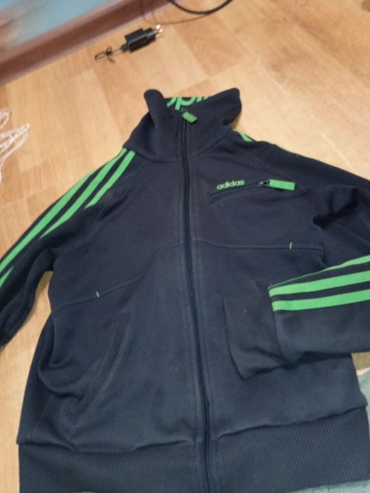 Продам кофту зимнюю, весеннюю и худи на мальчика