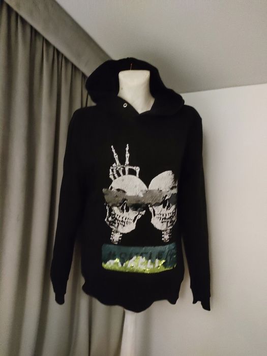 Czarna bluza z ruchomymi cekinami