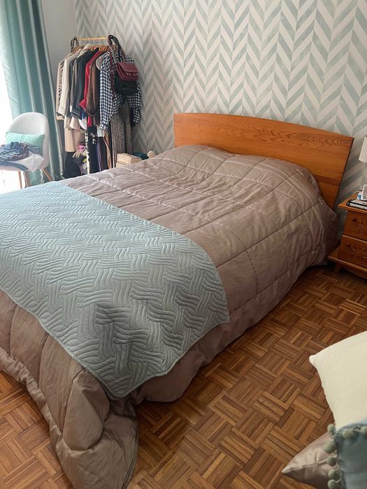 Mobília completa em pinho maciço para rapariga