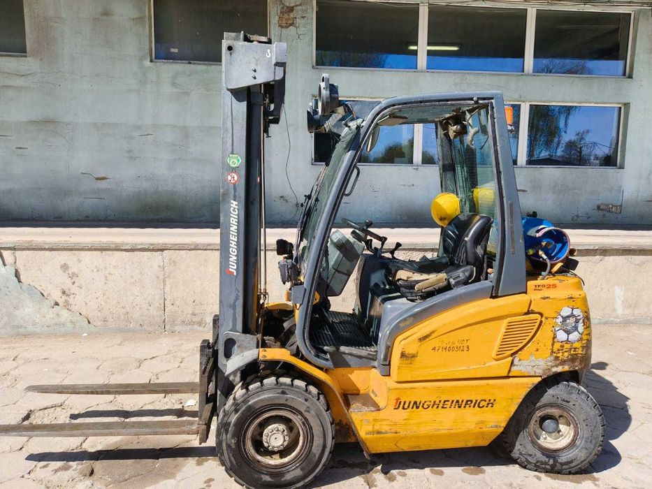 Wózek widłowy Jungheinrich TFG 25 BK