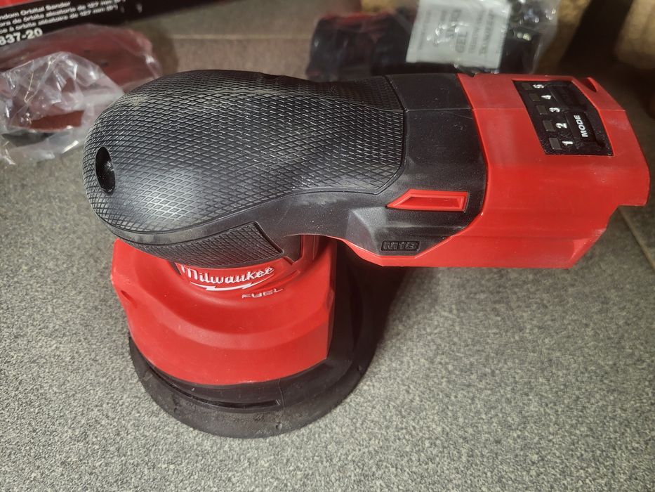 Ексцентрикова шліфмашина Milwaukee M18 2837 - 20 FROS125-