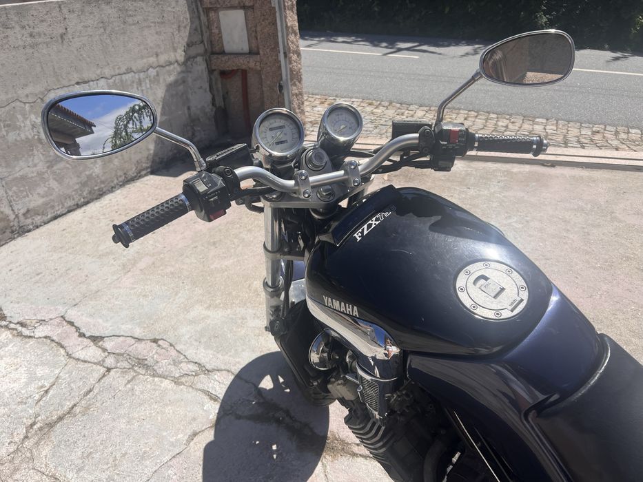 Yamaha FZX750