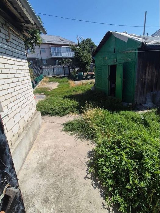 Продаж частини будинку під реконструкцію в центрі міста
