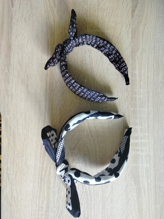 Dwie opaski do włosów