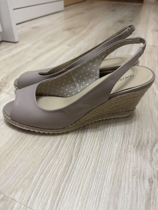 Buty na koturnie Graceland