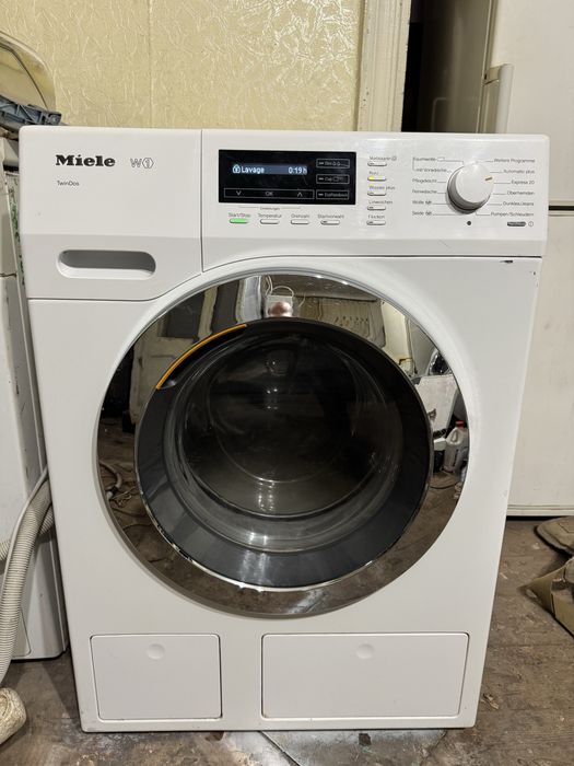 Продам пральну машинку в гарному стані на 9кг