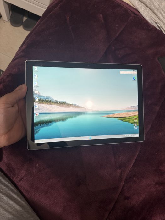 Microsoft Surface Pro 7447380793579939841