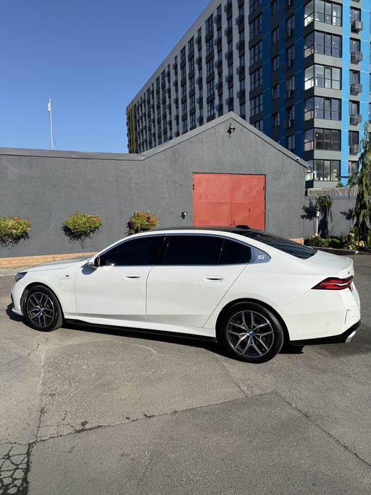 BMW i5 L 35 eDrive 2024