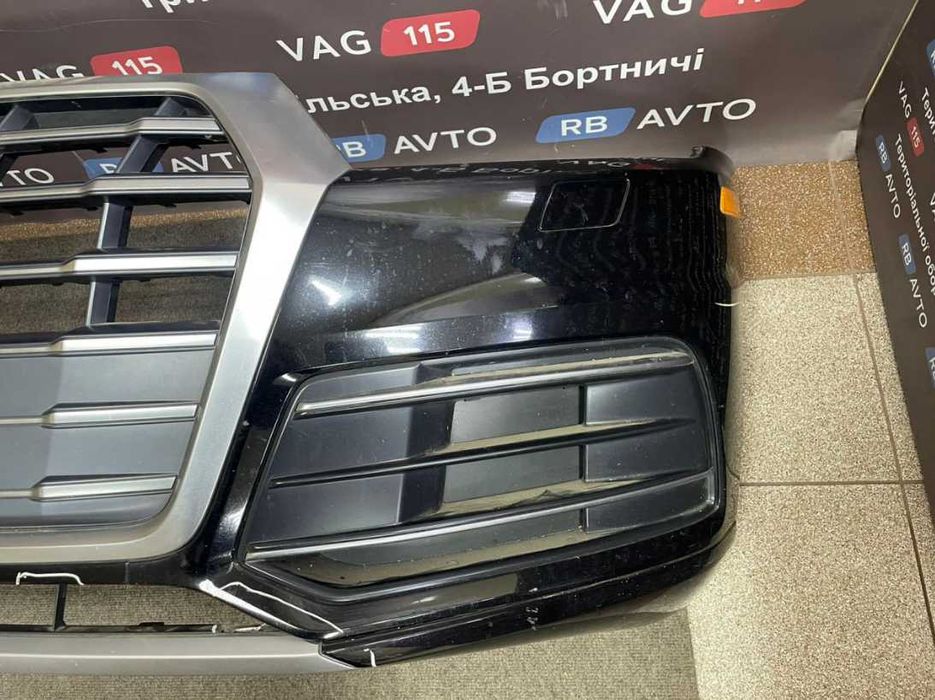 Бампер передний + омыватели. комплектный дефектний USA Audi Q5 80a
