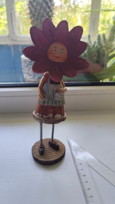 Статуетка фігурка "Квіткова дівчинка"