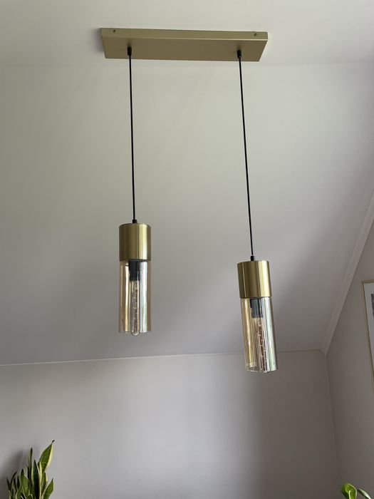 Lampa wiszaca z zarowkami