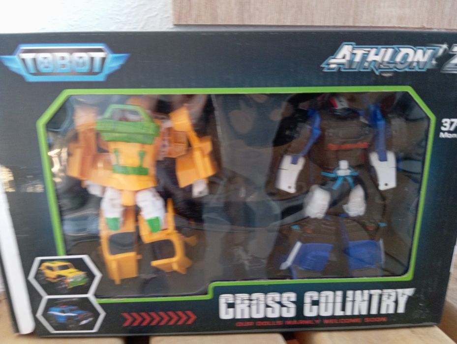 Машинка транформер,часи з транформером