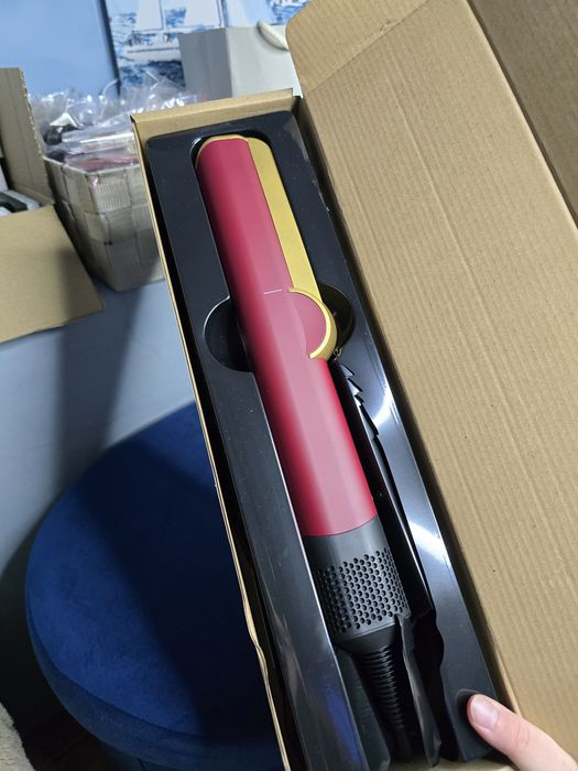 Фен-випрямляч Дайсон 1600Вт + килимок Dyson aistrait ht01