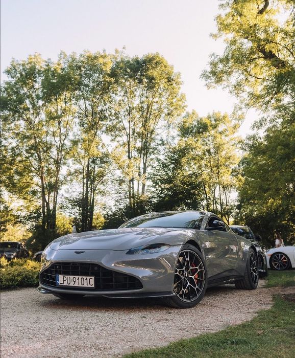 Aston Martin Vantage