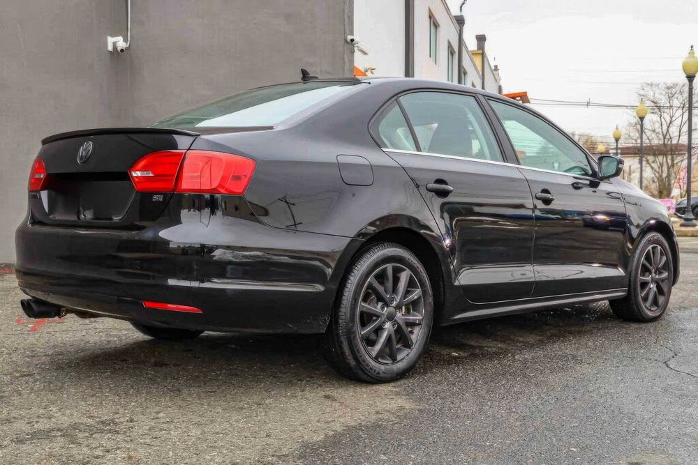 Volkswagen Jetta      2013