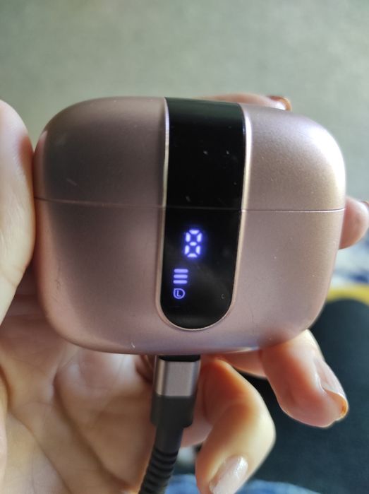 Беспроводные наушники TAGRY X08 True Wireless Earbuds в зарядном кейсе
