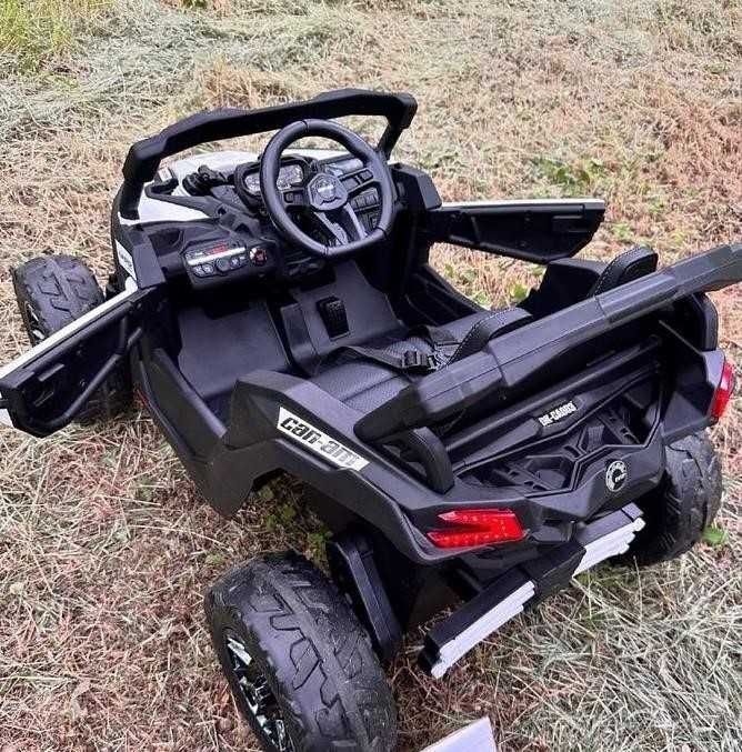 На пульті дитячий електромобіль Джип, 4 мотори по 200 Вт, детский