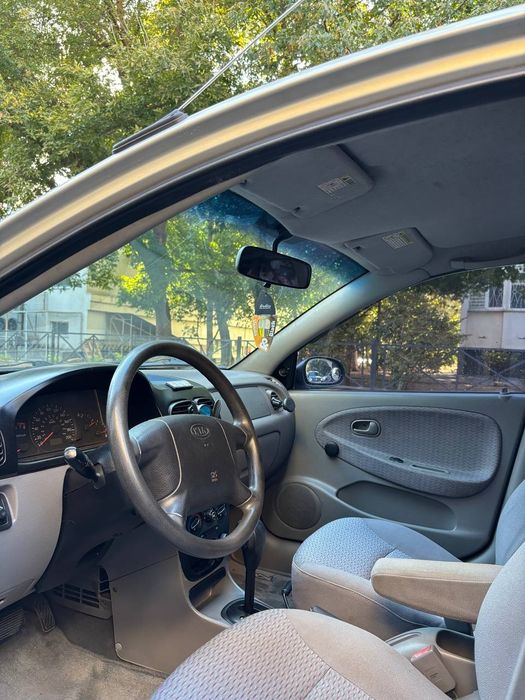 Продаж KIA RIO 2002