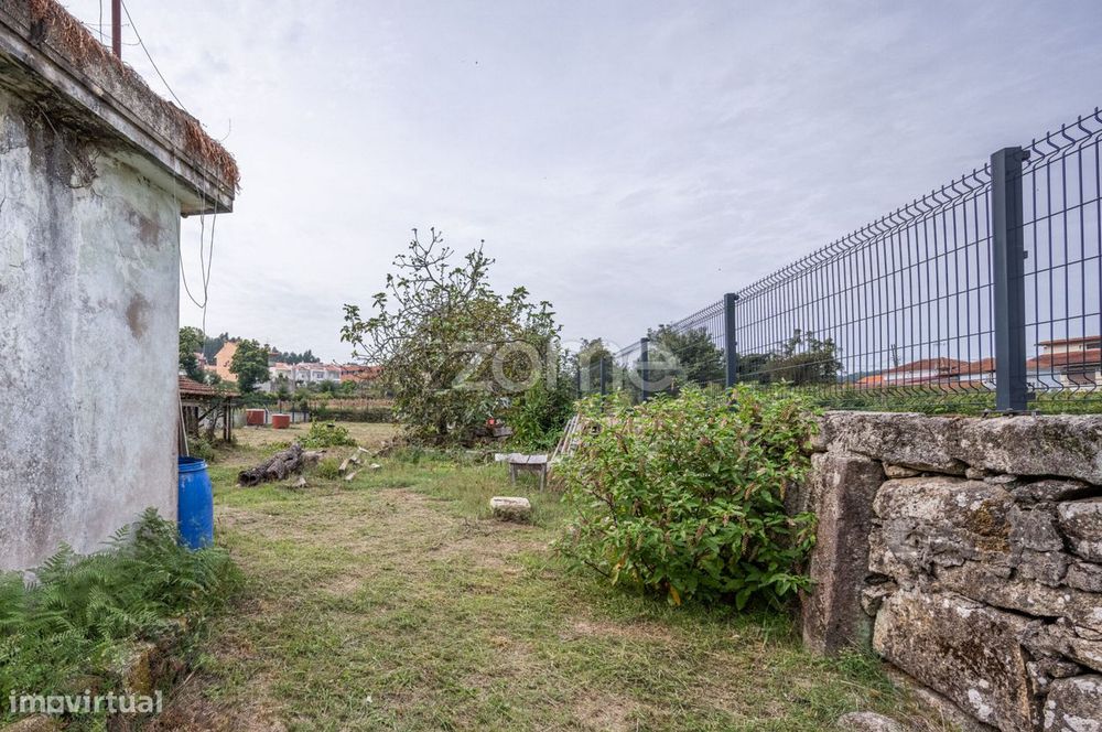 Moradia Independente com projeto aprovado para Venda em Coronado