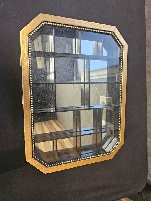 витрина, шкатулка