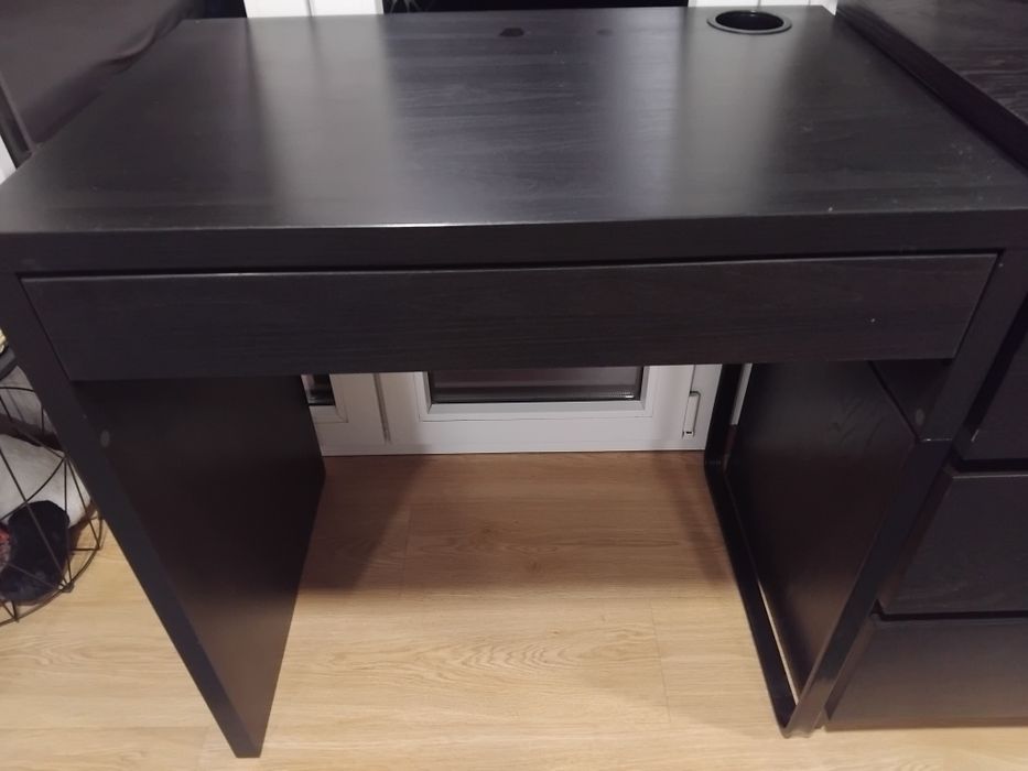 Secretaria Ikea preta