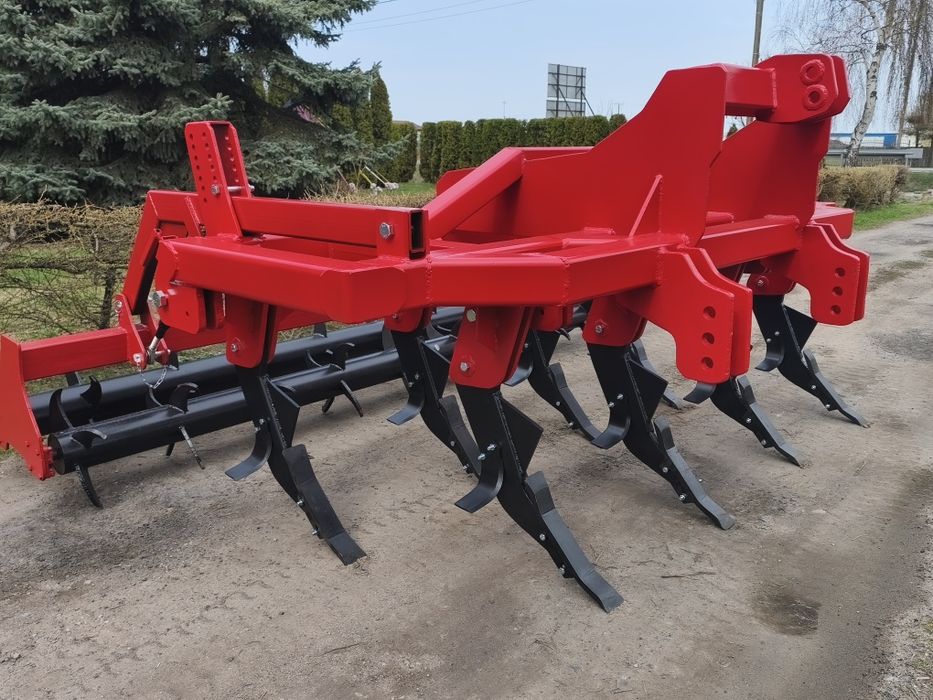 Głębosz  , pług dłutowy-solidny -śruby  -c330-360-t25,inne