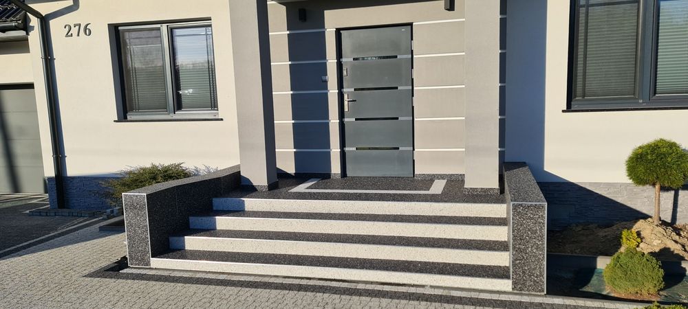 Kamienny dywan schody balkon Żywica Posadzki żywiczne